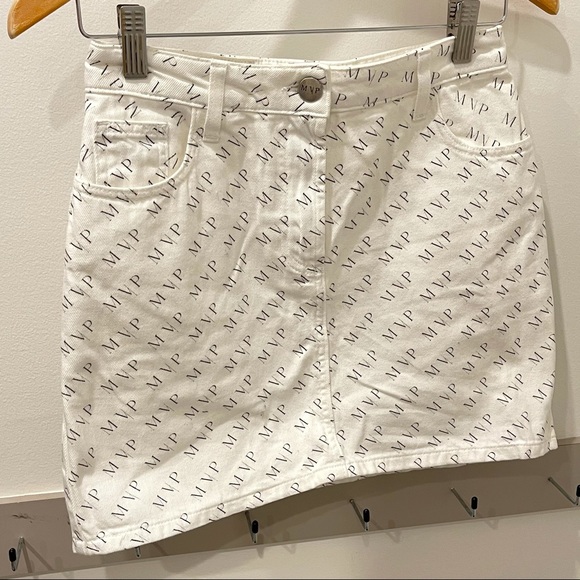 LIKE NEW. MVP Wardrobe DENIM MIN SKIRT LOGO WHITE - Picture 6 of 12